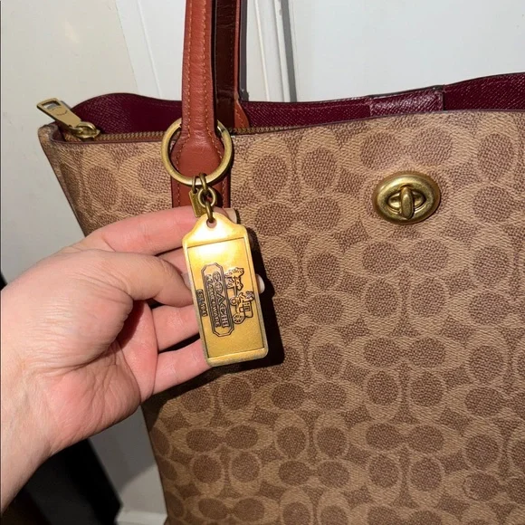 Authentic Coach Willow Brown Signature Tote Bag - Picture 2 of 8